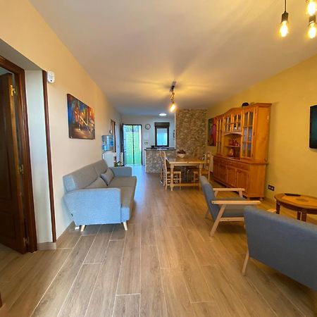 הוילה Aldeamayor de San Martin Casitas El Raso מראה חיצוני תמונה