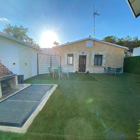 הוילה Aldeamayor de San Martin Casitas El Raso מראה חיצוני תמונה
