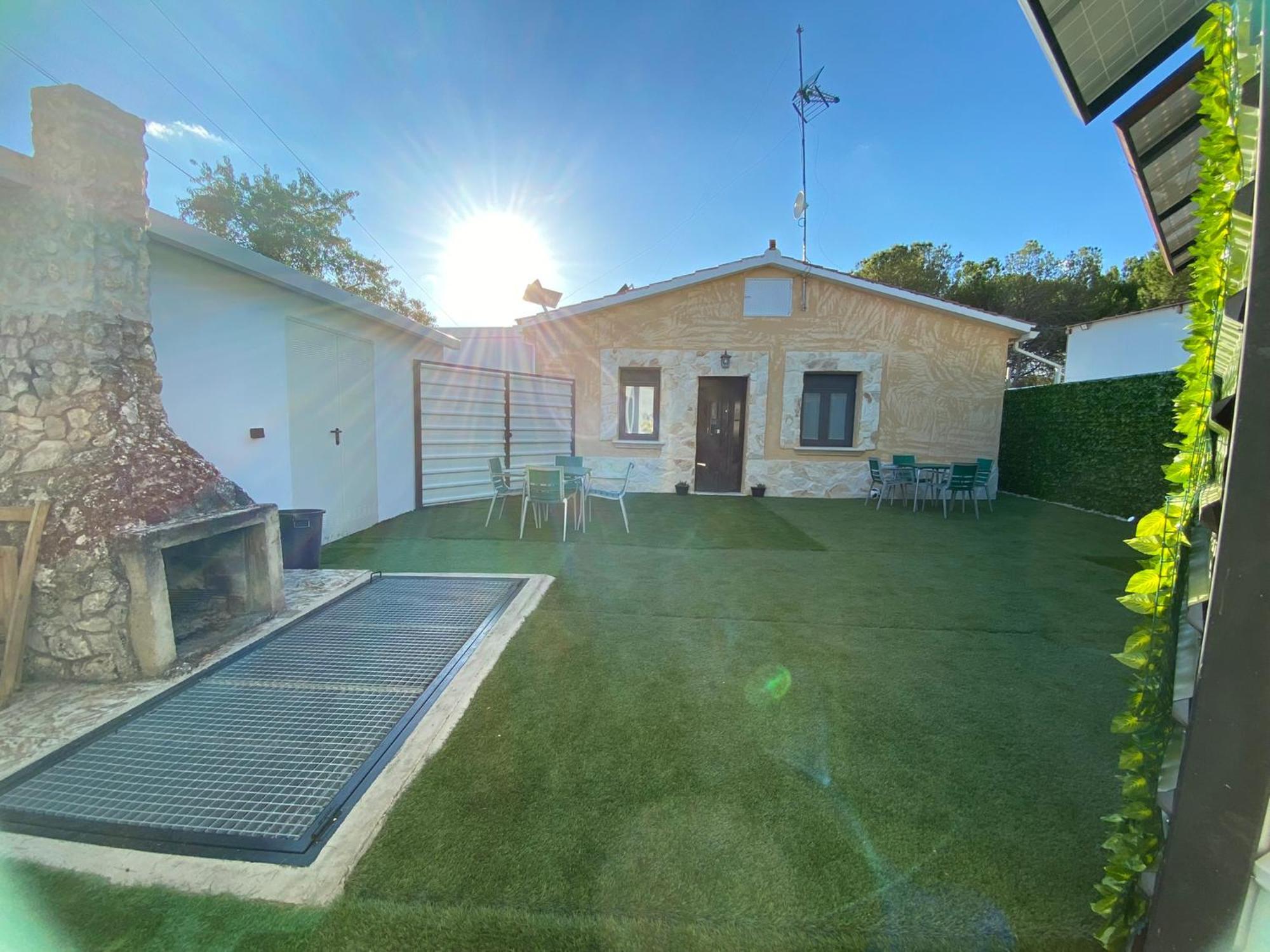 הוילה Aldeamayor de San Martin Casitas El Raso מראה חיצוני תמונה